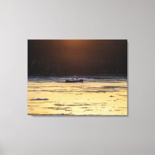 Lienzo Rompehielos al atardecer