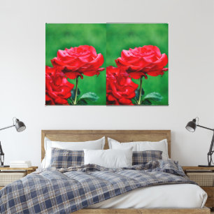 Lienzo Rosa Roja Personalizada en plena floración junto a