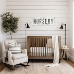 Lienzo Rústica casa de campo moderna Nursery larga<br><div class="desc">Eleva tu espacio vital con nuestro exquisito Rótulo de Nursery Stretched Canvas Wall Art, donde el encanto atemporal se encuentra con la estética de una casa de campo moderna. Esta obra de arte combina sin esfuerzo la elegancia rústica con un aire industrial, con un fondo falso rayado y afligido de...</div>