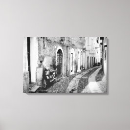 Lienzo Scooter en una calle de Italia en blanco y negro