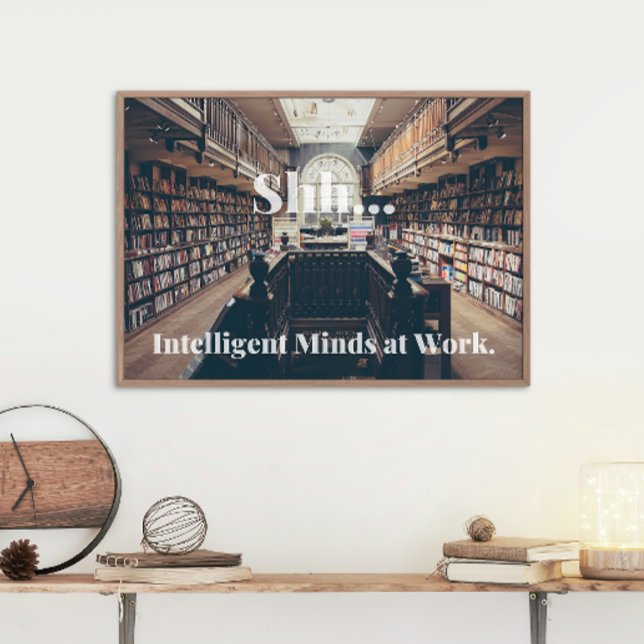 Lienzo Shh... Biblioteca de mentes inteligentes en el tra (Subido por el creador)