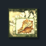 Lienzo Silhouette Conch Shell<br><div class="desc">Relájese con esta obra de arte contemporáneo de Jennifer Goldberger. Su colección de arte de conchas marinas es relajante y inspiradora. Esta obra de arte se centra en una gran concha de concha rodeada de arrecifes de coral verdes. Obtén este hermoso arte oceánico hoy con un toque de silueta en...</div>