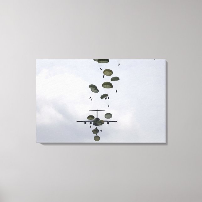 Lienzo Soldados del ejército saltan de un Globemaster II  (Anverso)