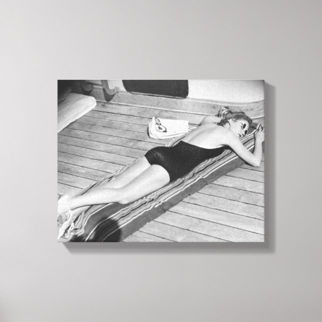 Lienzo Sun Tanning Woman (Anverso)