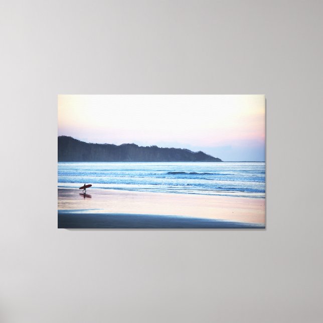 Lienzo Surfista para tomar las últimas olas en Costa Rica (Anverso)