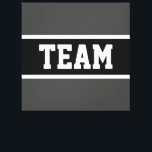 Lienzo TEAM Negrita Atlético Oscuro Gris Rayos Blancos Ne<br><div class="desc">Este diseño atlético presenta texto en negrita de TEAM dentro de una banda negra realzada con pinzas blancas contra rayas de fondo gris oscuro. El texto se puede personalizar.</div>