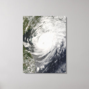 Lienzo Tifón Neoguri que se acerca a China