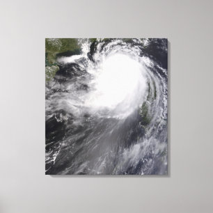 Lienzo Tifón Nuri que se acerca a China