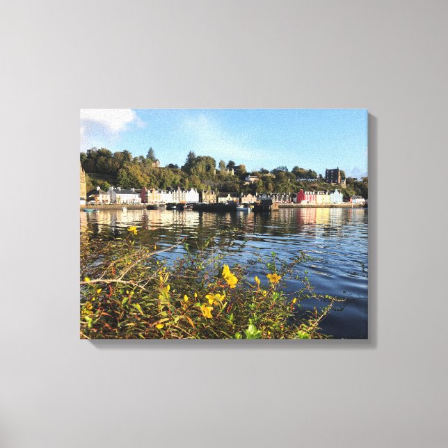 Lienzo Tobermory, Isla de Mull, Escocia con flores (Anverso)