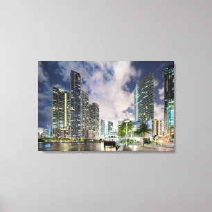 Lienzo Torres iluminadas en la costa del río de Miami