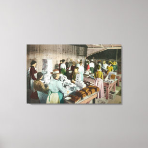 Lienzo Trabajadores que embalan GoodiesFresno, CA