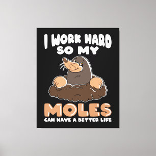 Lienzo Trabajar duro para Moles Mole en el Jardín