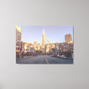 Lienzo TransAmerica en la calle Columbus