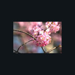 Lienzo Twigs De Árbol Sakura Cruzados En El Jardín<br><div class="desc">Tiras rosadas de un sakura en primavera. Flores de cerezo en forma de globo. Día soleado en el jardín de primavera. La impresionante elegancia de la primavera. Una pintura digital extra grande de una fotografía. Impresión de lienzos floridos y estirados para decorar tu lugar o para ser usados como regalo...</div>