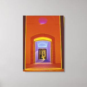 Lienzo UE, España, Barcelona. Puerta iluminada cerca de P