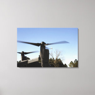 Lienzo Un CV-22 Osprey se prepara para sacar