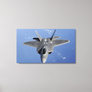 Lienzo Un rapaz F-22 se traslada a la posición para