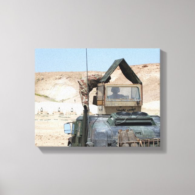 Lienzo Un soldado da instrucciones a un soldado del ejérc (Anverso)