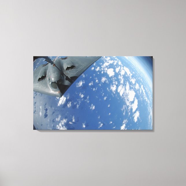 Lienzo Un Stratotanker KC-135 reabastece un Espíritu B-2 (Anverso)