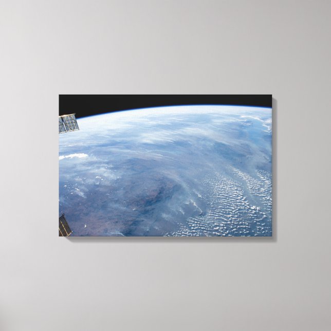 Lienzo Una Caída De Humo Sobre El Sur De África Tropical. (Anverso)