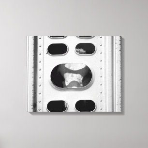 Lienzo Vaca blanca y negra en un camión de ganado 16x20