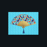 Lienzo Ventilador Deco - Flores de cobalto, turquesa y ro<br><div class="desc">Un lienzo japonés Art Déco con un patrón tradicional de crisantemo estilizado utilizado en los textiles japoneses,  en tonos azules,  turquesa y rojo intenso,  delineado en oro,  sobre azul oscuro,  con una base dorada grabado en relieve y un fondo de diseño coordinado</div>