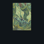 Lienzo Vincent van Gogh - Gran polilla pavo real<br><div class="desc">Gran Mariposa Pavo Real (1889) de Vincent van Gogh es una pintura de naturaleza muerta de arte fino vintage postimpresionista. Un insecto, la polilla emperador, en un jardín de primavera con flores de lirio de cala y otras plantas. Van Gogh la llamó 'polilla de la muerte' y pintó una calavera...</div>