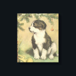 Lienzo Vintage Christmas, Cute Puppy con Árbol De Navidad<br><div class="desc">Ilustracion de época Diseño navideño navideño con un adorable cachorro collie sentado bajo el árbol de Navidad. ¡Este lindo bebé de piel está al lado de algunos instrumentos musicales, una pompa o una trompeta y algunos tambores esperando a la familia en la mañana de los Navidades! ¡Esta corbata hará a...</div>