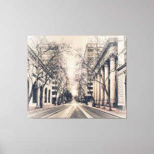 Lienzo Vintage Portland Urban Street con árboles desnudos