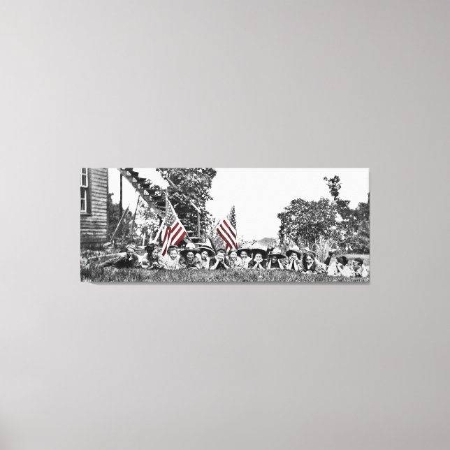 Lienzo Vintage Women Circa 1910 Patriotic American Flag (Anverso)