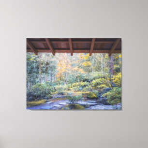 Lienzo Vista al jardín japonés en otoño