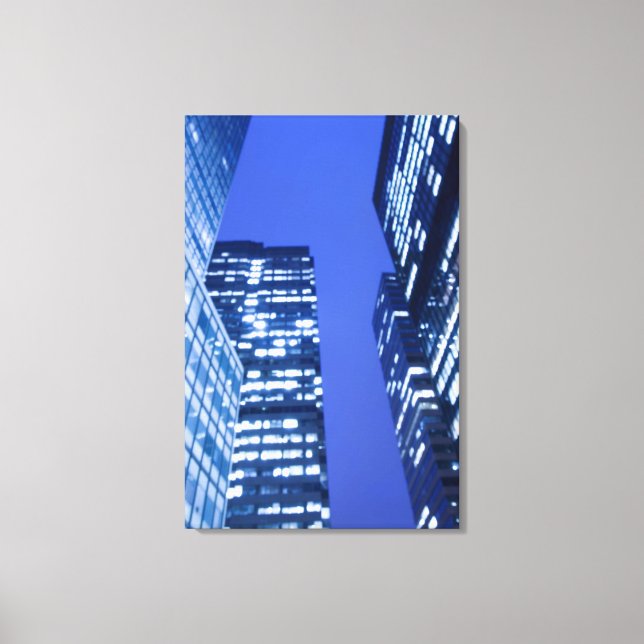 Lienzo Vista ascendente desenfocada de las ventanas de ed (Anverso)