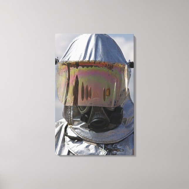 Lienzo Vista de primer plano de un bombero (Anverso)