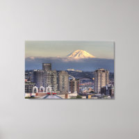 WA, Seattle, Mount Rainier desde el parque Kerry