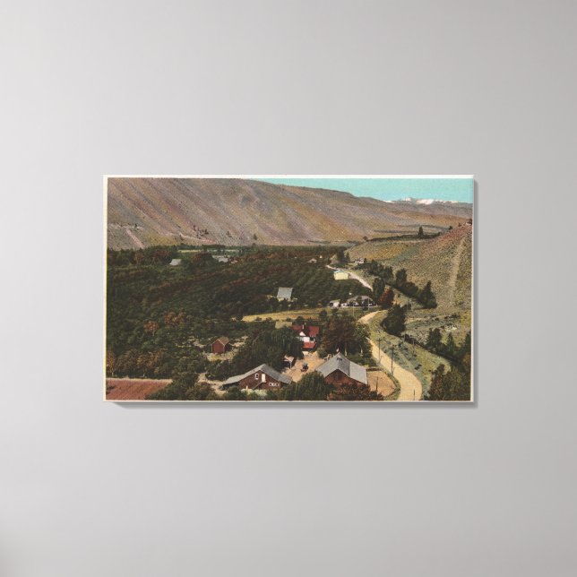 Lienzo Wenatchee, WABird's Eye of Ranch en el Valle (Anverso)