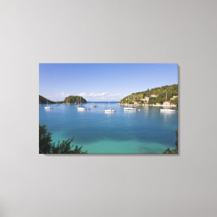 Lienzo Yates en ancla, Lakka, Paxos, Grecia