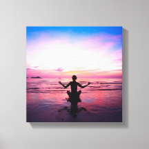 yogui en rosa, chakra de yoga, chakras de corazón,
