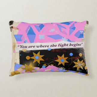Light Begins – Almohada Rosa Dorado