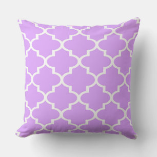 Lilac White Quatrefoil Almohada Lattice