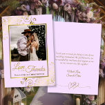 Lilac y Gold Love Gracias Foto y Boda de notas<br><div class="desc">Estas hermosas tarjetas de agradecimiento boda color lila morado y oro muestran su foto en un falso marco dorado de Relieve metalizado rodeado de ondulados rizos dorados y remolinos. La leyenda dice: Amor y Gracias, con sus nombres debajo. La espalda como un gráfico romántico de corazones vinculados, junto con una...</div>
