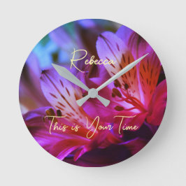 Lilies Floral Personalizable reloj de pared