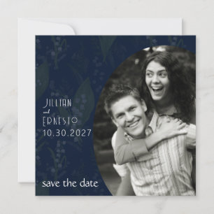 Lily del Azul Oscuro del Valle con fondo desvaneci