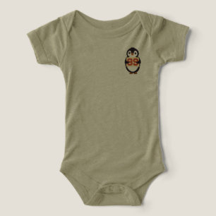 Lindo Pingüino Sosteniendo un Letrero