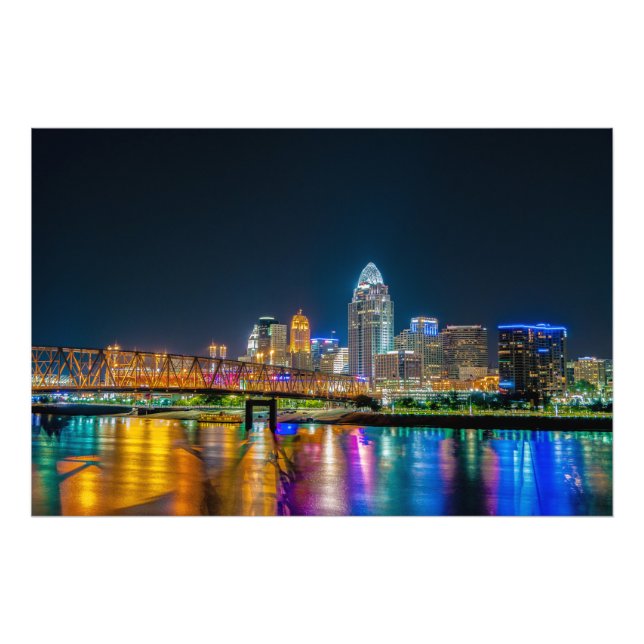 Línea de Skyline nocturna Cincinnati Ohio - Foto i (Frente)
