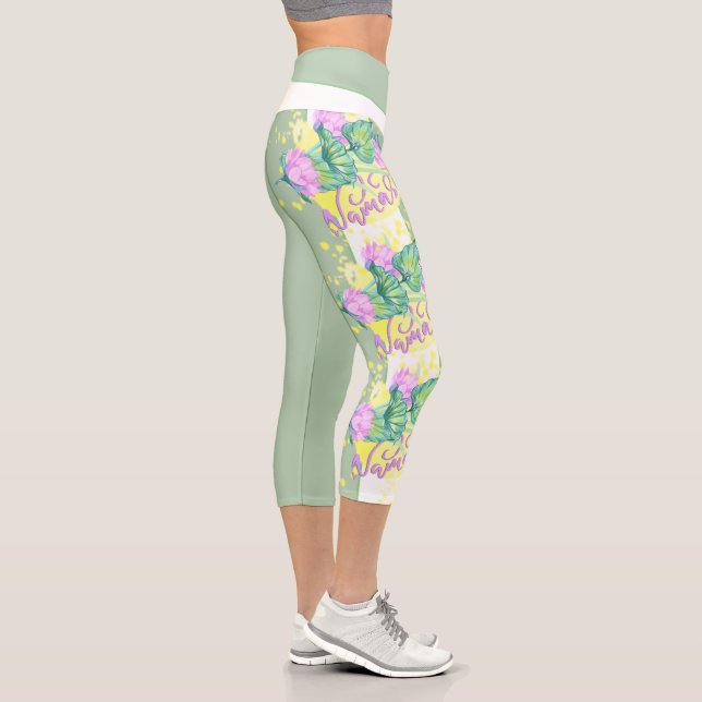 Lirio / Namaste Yoga (Verde) Capri Leggings (Derecha)