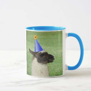 Llama divertida en taza del gorra del fiesta