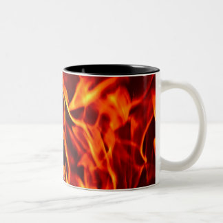 Llamas de la taza de café del fuego