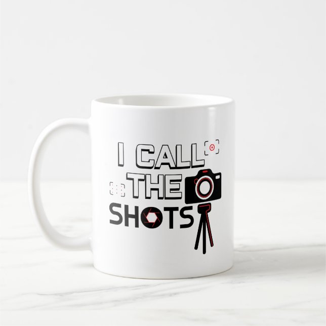 Llamo los tiros taza de café divertida del (Izquierda)