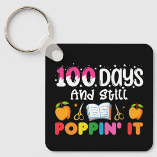Llavero 100 Días De Escuela Y Sigue Sonando