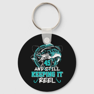Llavero 45.º Día De Pesca Gracioso 45 Sigue Manteniéndolo